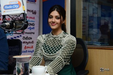 Mahanubhavudu Movie Team At Radio City